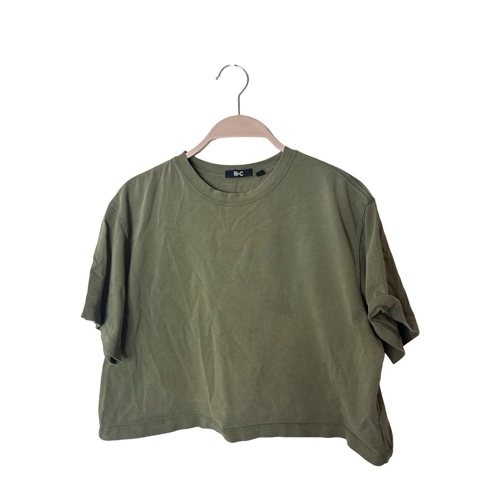Uniqlo Green Cropped Plain Women's top Size Medium